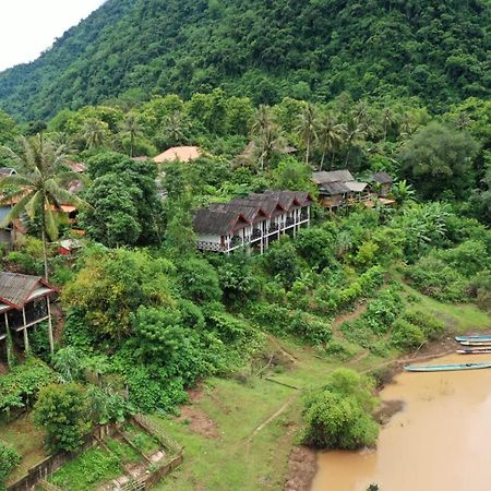 Pdv Guesthouse Muang Ngoi Bagian luar foto