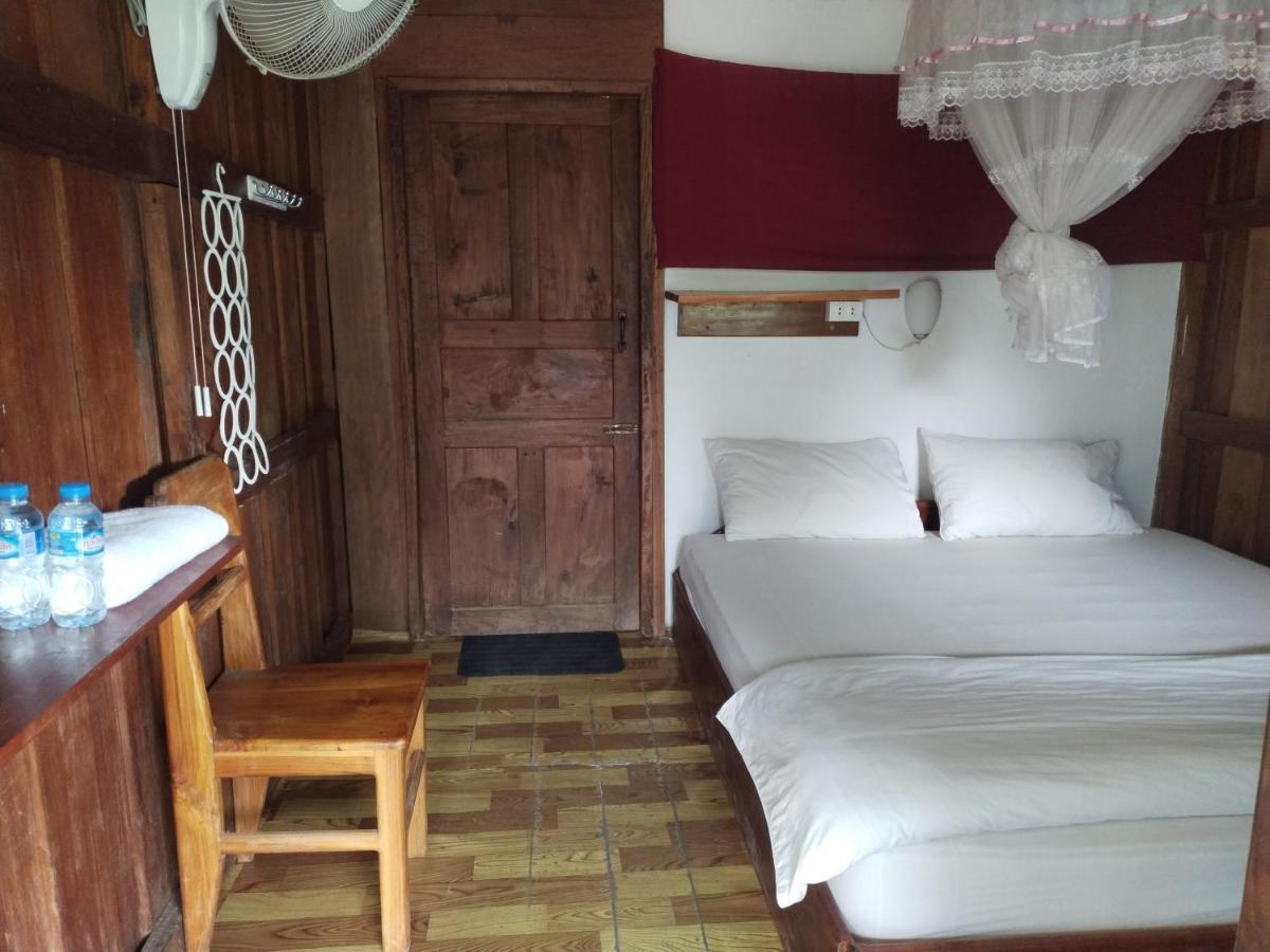 Pdv Guesthouse Muang Ngoi Bagian luar foto