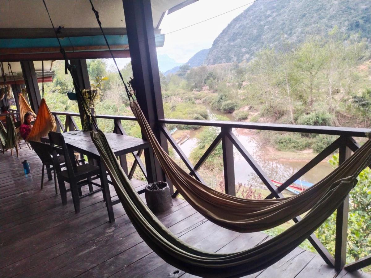 Pdv Guesthouse Muang Ngoi Bagian luar foto