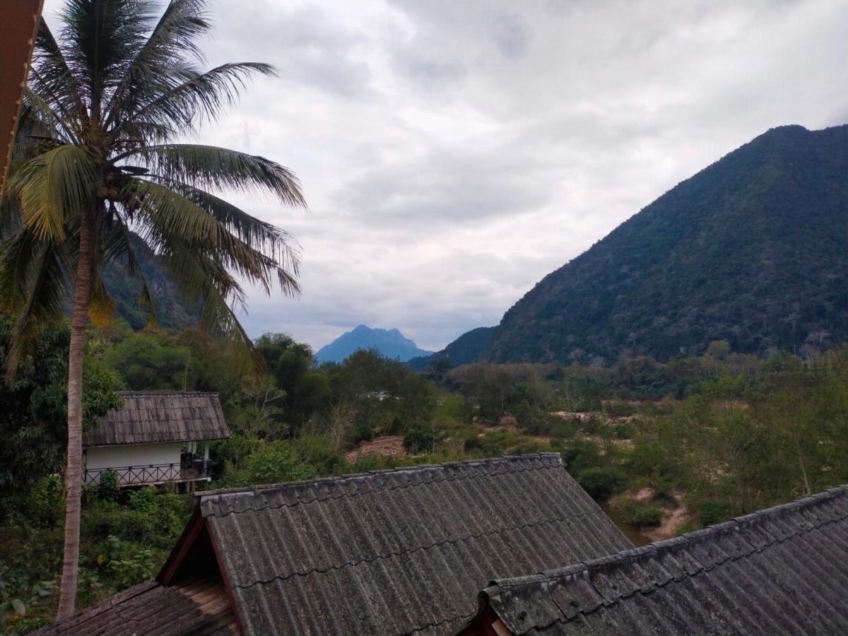 Pdv Guesthouse Muang Ngoi Bagian luar foto