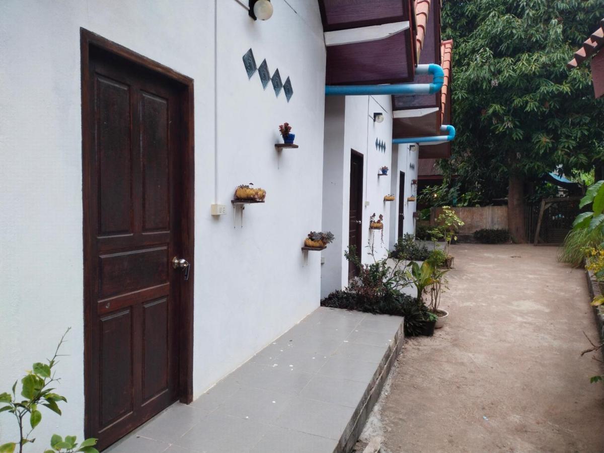 Pdv Guesthouse Muang Ngoi Bagian luar foto