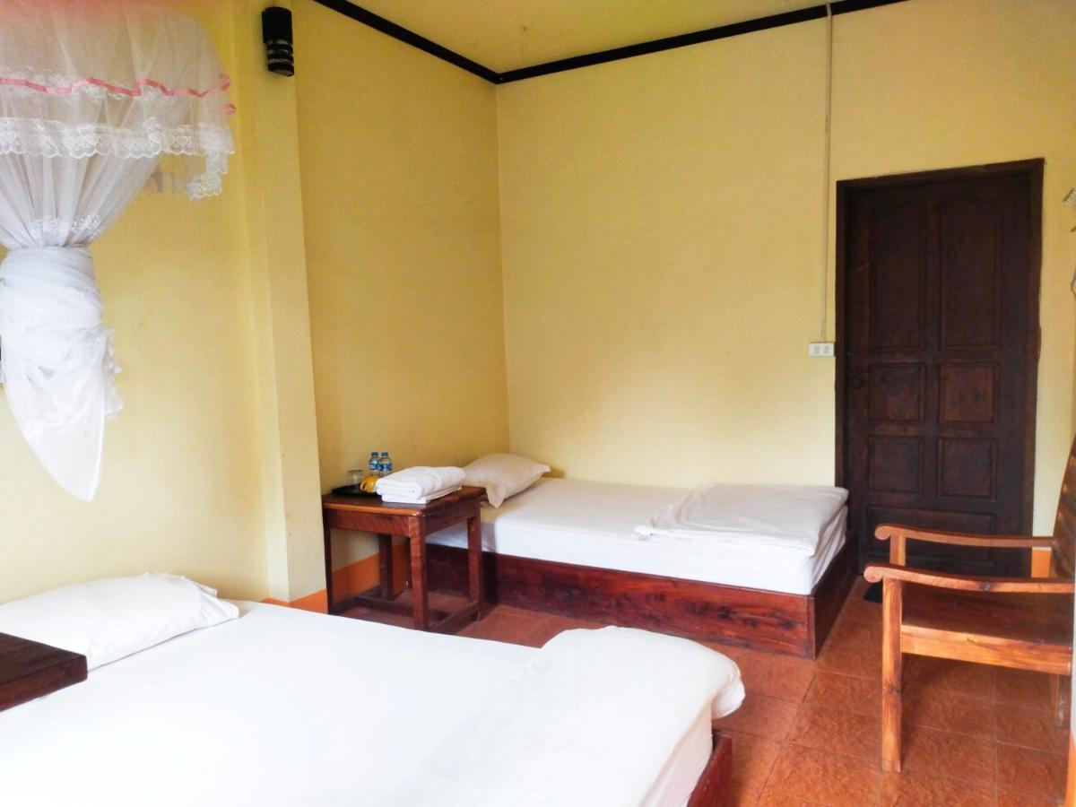 Pdv Guesthouse Muang Ngoi Bagian luar foto