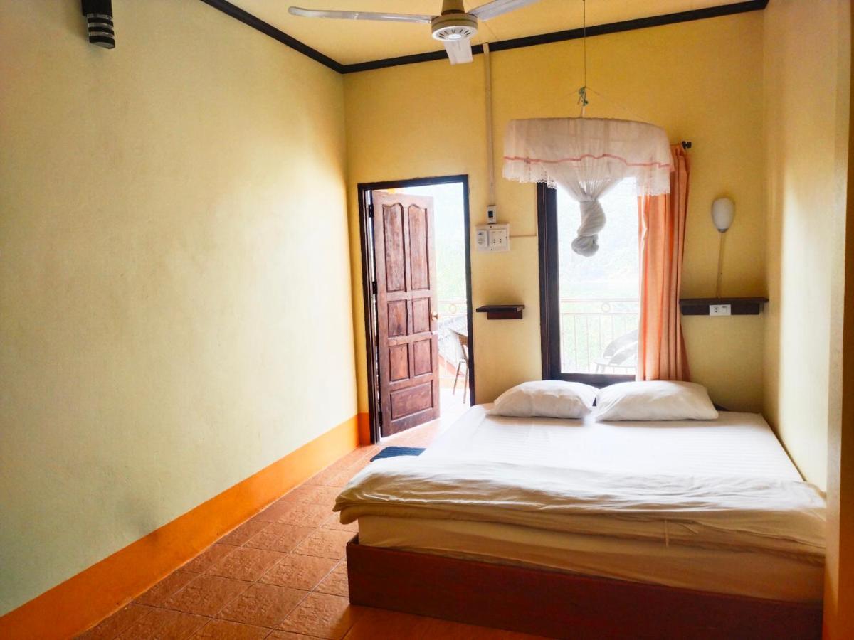 Pdv Guesthouse Muang Ngoi Bagian luar foto
